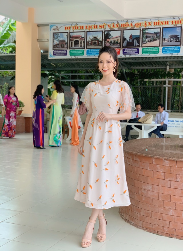 Hoa khôi Thanh Tú xinh xắn làm giám khảo “nét đẹp nhà giáo” - 7 Hoa khôi Thanh Tú xinh xắn làm giám khảo “nét đẹp nhà giáo” - 7