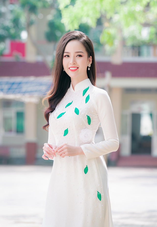 Hoa khôi Thanh Tú xinh xắn làm giám khảo “nét đẹp nhà giáo” - 9 Hoa khôi Thanh Tú xinh xắn làm giám khảo “nét đẹp nhà giáo” - 9
