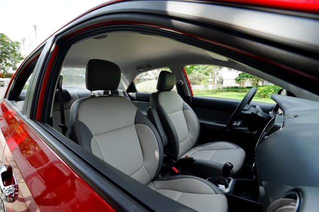Kia Soluto: Xu hướng lựa chọn xe ô tô của gia đình trẻ - 3