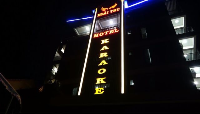 Khởi tố chủ nhà nghỉ, karaoke hoạt động mại dâm gây nhức nhối - 2 Khởi tố chủ nhà nghỉ, karaoke hoạt động mại dâm gây nhức nhối - 2