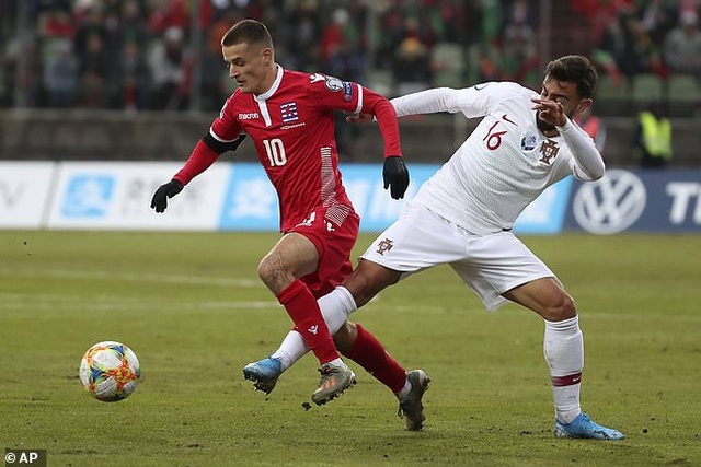 C.Ronaldo ghi bàn thứ 99, Bồ Đào Nha giành vé dự Euro 2020 - 5 C.Ronaldo ghi bàn thứ 99, Bồ Đào Nha giành vé dự Euro 2020 - 5