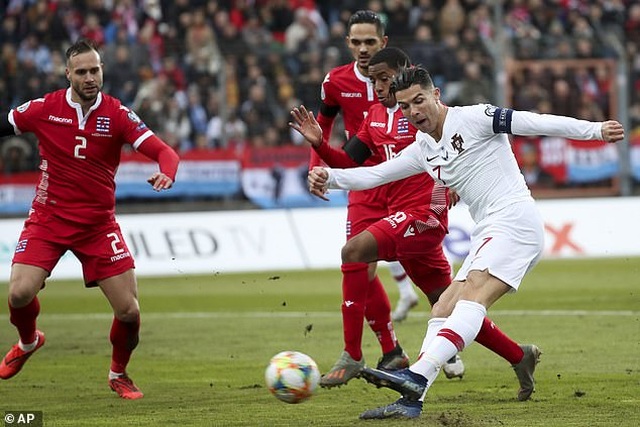 C.Ronaldo ghi bàn thứ 99, Bồ Đào Nha giành vé dự Euro 2020 - 7 C.Ronaldo ghi bàn thứ 99, Bồ Đào Nha giành vé dự Euro 2020 - 7