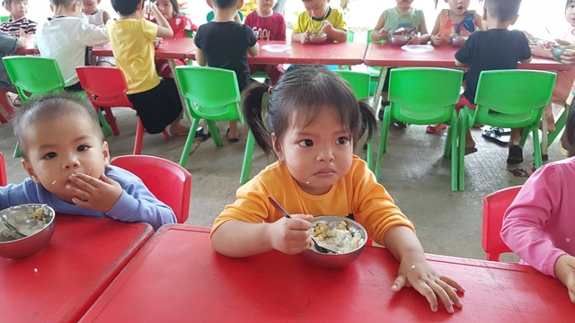 Cám cảnh học sinh mầm non học dưới… gầm cầu thang - 10 Cám cảnh học sinh mầm non học dưới… gầm cầu thang - 10