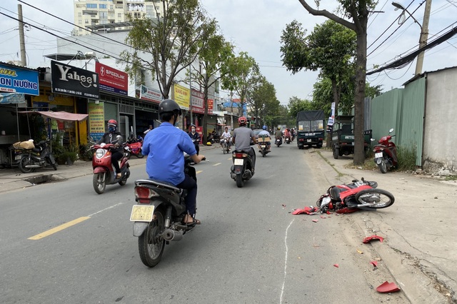 Thông tin bất ngờ về nghi phạm trộm xe tải gây náo loạn đường phố Sài Gòn - 2 Thông tin bất ngờ về nghi phạm trộm xe tải gây náo loạn đường phố Sài Gòn - 2