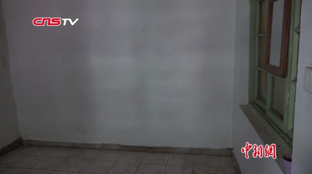 Nhà 5,6m2 trong ngõ như phố cổ, kê vừa một chiếc giường... bán hơn 4 tỷ đồng - 11 Nhà 5,6m2 trong ngõ như phố cổ, kê vừa một chiếc giường... bán hơn 4 tỷ đồng - 11