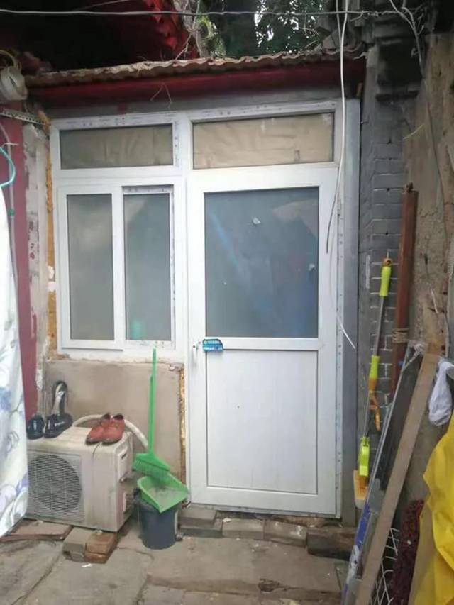 Nhà 5,6m2 trong ngõ như phố cổ, kê vừa một chiếc giường... bán hơn 4 tỷ đồng - 3 Nhà 5,6m2 trong ngõ như phố cổ, kê vừa một chiếc giường... bán hơn 4 tỷ đồng - 3
