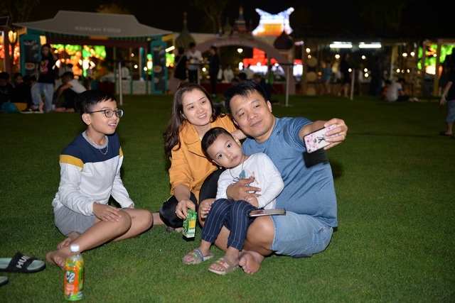 Cuối tuần náo nhiệt tại trung tâm mới phía Tây Hà thành - 5 Cuối tuần náo nhiệt tại trung tâm mới phía Tây Hà thành - 5