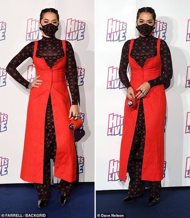 Nữ ca sĩ Rita Ora diện thời trang... khẩu trang đi dự sự kiện