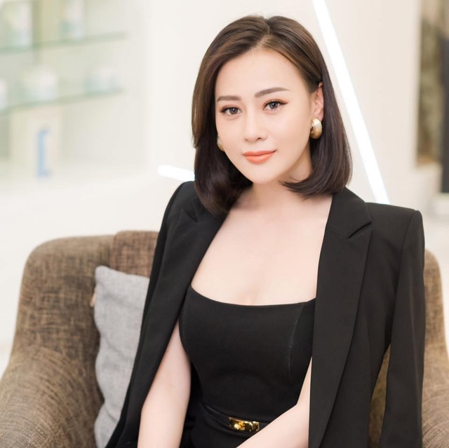 Chị gái tiết lộ “con người thật” của “Quỳnh Búp bê” Phương Oanh - 12 Chị gái tiết lộ “con người thật” của “Quỳnh Búp bê” Phương Oanh - 12