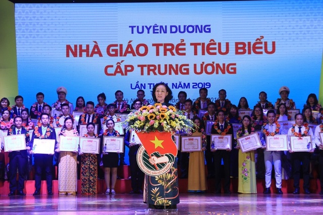 75 nhà giáo trẻ tiêu biểu nhận giải thưởng của Trung ương Đoàn - 1 75 nhà giáo trẻ tiêu biểu nhận giải thưởng của Trung ương Đoàn - 1