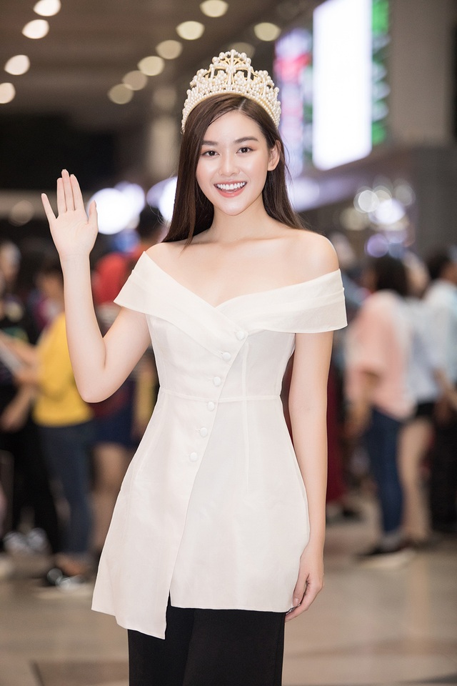 Top 8 Hoa hậu Quốc tế Tường San được chào đón giữa vòng vây người hâm mộ - 8