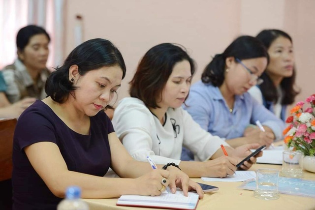 Giảng viên “truyền lửa” kiến thức cho giáo viên - 2 Giảng viên “truyền lửa” kiến thức cho giáo viên - 2