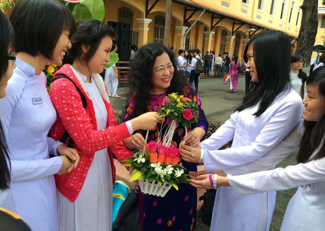 Người thầy không phải là “con người tròn trĩnh” - 2 Người thầy không phải là “con người tròn trĩnh” - 2