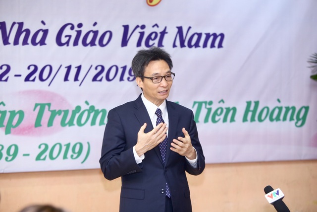 Phó Thủ tướng Vũ Đức Đam: “Tấm gương của các thầy cô giáo là cách cảm hoá tốt nhất để học sinh noi theo” - 3 Phó Thủ tướng Vũ Đức Đam: “Tấm gương của các thầy cô giáo là cách cảm hoá tốt nhất để học sinh noi theo” - 3