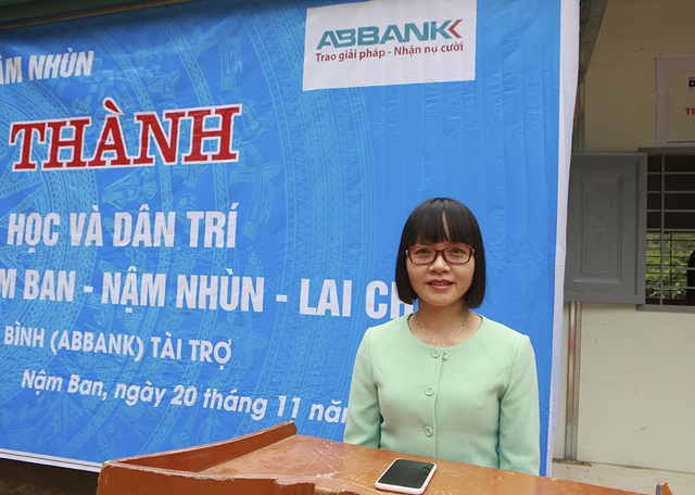 Hàng trăm em học sinh cùng thầy cô giáo vùng cao vui mừng đón nhận 4 phòng học Dân trí - 4 Hàng trăm em học sinh cùng thầy cô giáo vùng cao vui mừng đón nhận 4 phòng học Dân trí - 4