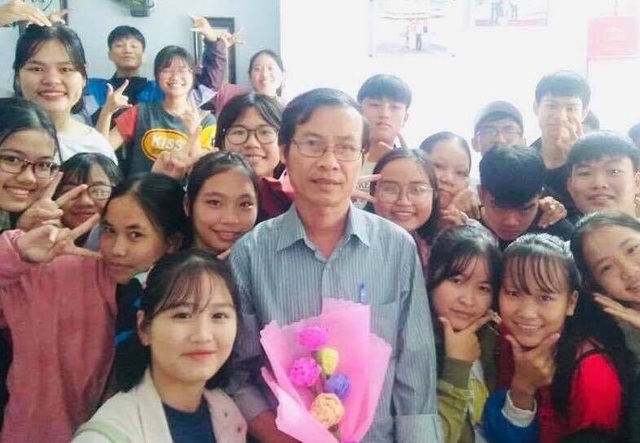Người thầy không phải là “con người tròn trĩnh” - 1 Người thầy không phải là “con người tròn trĩnh” - 1