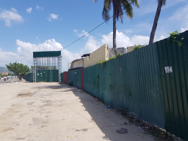 Dự án “đất vàng” hàng chục triệu đô lấn biển bị bỏ hoang ở Nha Trang - 3 Dự án “đất vàng” hàng chục triệu đô lấn biển bị bỏ hoang ở Nha Trang - 3