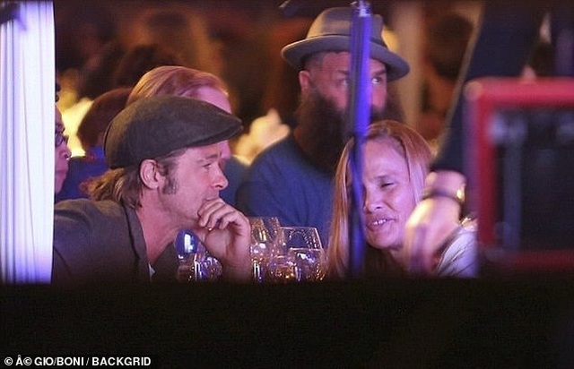 Brad Pitt bị phát hiện hò hẹn với nữ diễn viên kém 25 tuổi - 6 Brad Pitt bị phát hiện hò hẹn với nữ diễn viên kém 25 tuổi - 6