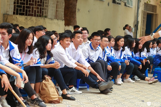 Hơn 1500 học sinh, giáo viên trường chuyên Sư phạm tham gia cuộc thi Khua chiêng vàng - 1 Hơn 1500 học sinh, giáo viên trường chuyên Sư phạm tham gia cuộc thi Khua chiêng vàng - 1