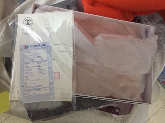 Lại phát hiện vụ cắt mác hàng Trung Quốc thành hàng hiệu cao cấp - 3 Lại phát hiện vụ cắt mác hàng Trung Quốc thành hàng hiệu cao cấp - 3