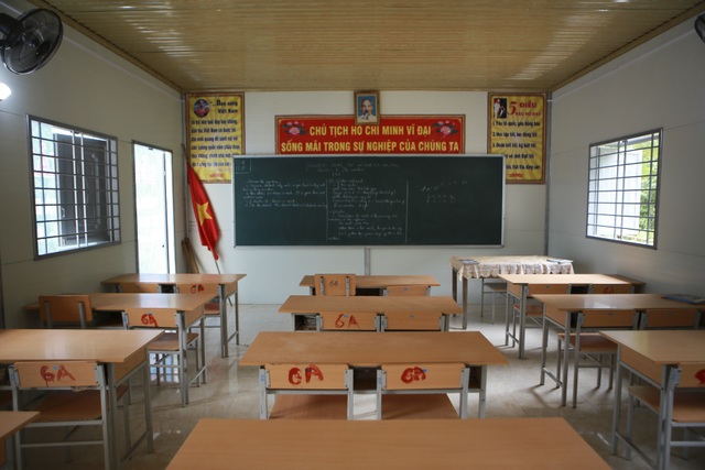 Ngắm 4 phòng học Dân trí kề bên bờ suối dành tặng thầy trò ngày Nhà giáo Việt Nam 20/11 - 5 Ngắm 4 phòng học Dân trí kề bên bờ suối dành tặng thầy trò ngày Nhà giáo Việt Nam 20/11 - 5
