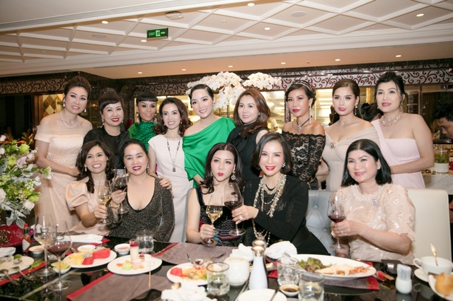 Tình bạn hơn 20 năm của MC Thanh Mai, Hoa hậu Giáng My - 10 Tình bạn hơn 20 năm của MC Thanh Mai, Hoa hậu Giáng My - 10