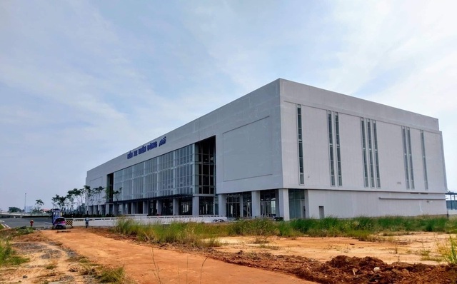 Bến xe xây xong mà chưa được khai thác vì vướng thủ tục - 1 Bến xe xây xong mà chưa được khai thác vì vướng thủ tục - 1