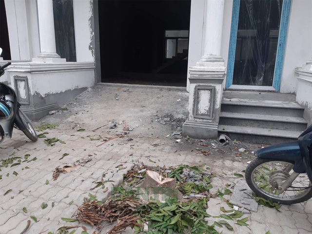 Hà Nội: Truy tìm các đối tượng chặt hạ cây xanh trong đêm - 3 Hà Nội: Truy tìm các đối tượng chặt hạ cây xanh trong đêm - 3