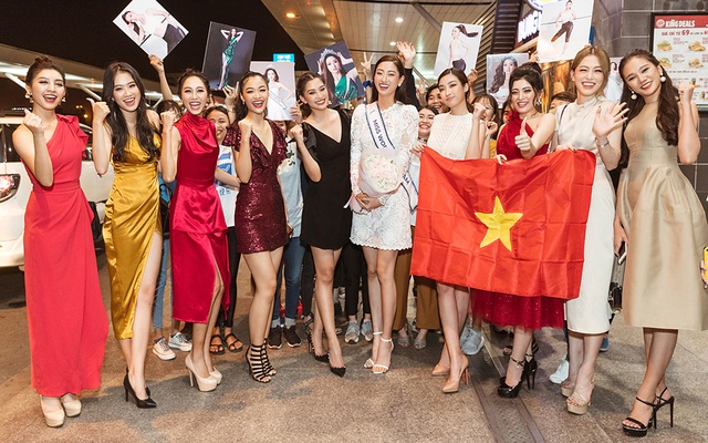 Đỗ Mỹ Linh, Tiểu Vy tiễn Lương Thùy Linh đi thi Hoa hậu Thế giới - 2 Đỗ Mỹ Linh, Tiểu Vy tiễn Lương Thùy Linh đi thi Hoa hậu Thế giới - 2