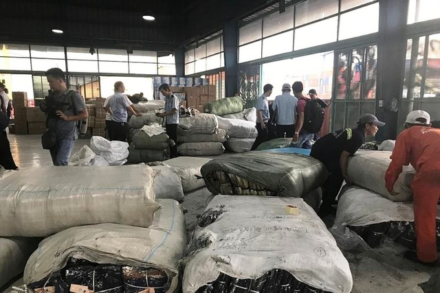Gia tăng hàng Trung Quốc “đội lốt”, cảnh báo sự sống còn của doanh nghiệp Việt - 4 Gia tăng hàng Trung Quốc “đội lốt”, cảnh báo sự sống còn của doanh nghiệp Việt - 4
