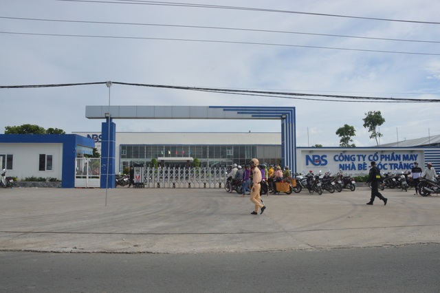 Khung cảnh tan hoang sau vụ cháy cực lớn tại Công ty may Nhà Bè ở Sóc Trăng - 1 Khung cảnh tan hoang sau vụ cháy cực lớn tại Công ty may Nhà Bè ở Sóc Trăng - 1