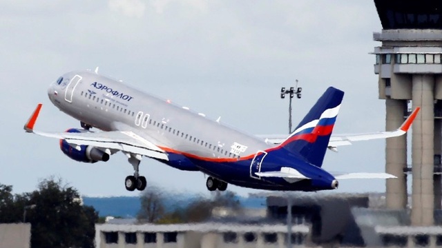 Máy bay Nga hạ cánh khẩn cấp vì phi công đột tử - 1