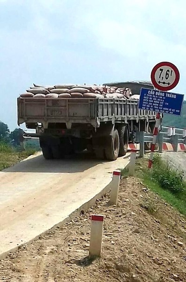 Sửa đi sửa lại cây cầu vay vốn WB vừa sử dụng đã sụt lún, nứt vỡ tại Bắc Giang - 1