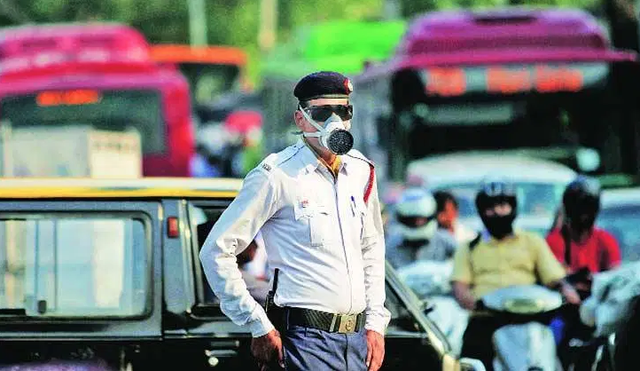 Ô nhiễm không khí nặng, thủ đô New Delhi của Ấn Độ hạn chế xe ra đường - 2