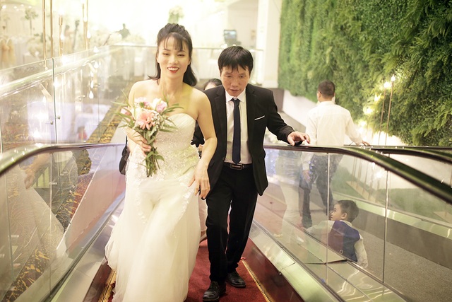 Xúc động đám cưới tập thể của 21 cặp đôi khiếm thị tại Hà Nội - 3