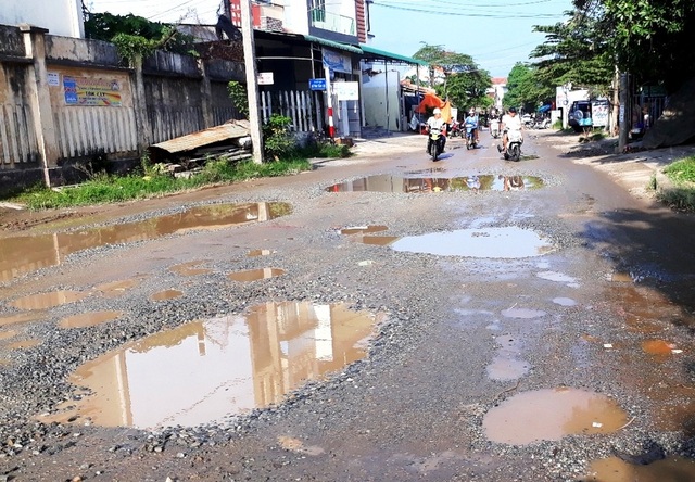 Khi nào đường dân sinh trên cao tốc Đà Nẵng- Quảng Ngãi được trả lại cho dân ? - 1 Khi nào đường dân sinh trên cao tốc Đà Nẵng- Quảng Ngãi được trả lại cho dân ? - 1
