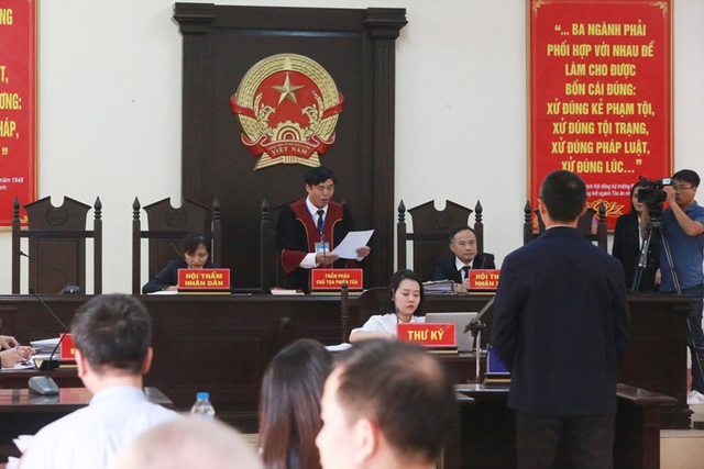 Ông Trương Minh Tuấn vắng mặt, hoãn phiên tòa xử thuộc cấp - 2