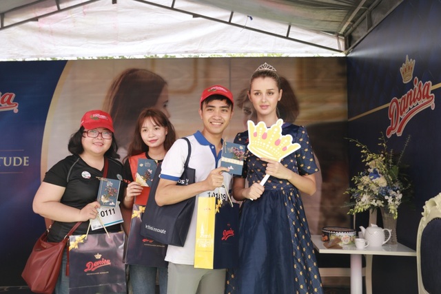 Trải nghiệm văn hóa quà tặng tri ân cùng Danisa tại sự kiện ngày Đan Mạch 2019 - 4 Trải nghiệm văn hóa quà tặng tri ân cùng Danisa tại sự kiện ngày Đan Mạch 2019 - 4
