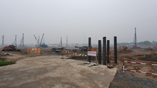 Hình ảnh những dòng sông bốc mùi ở Hà Nội mòn mỏi chờ “hồi sinh” - 11 Hình ảnh những dòng sông bốc mùi ở Hà Nội mòn mỏi chờ “hồi sinh” - 11