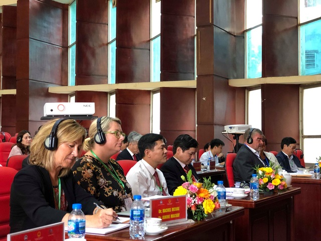 Quản trị trường phổ thông trong đổi mới giáo dục: Thách thức năng lực của hiệu trưởng - 2 Quản trị trường phổ thông trong đổi mới giáo dục: Thách thức năng lực của hiệu trưởng - 2