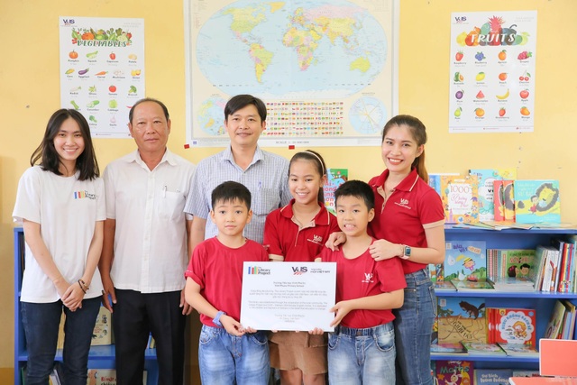 Anh văn Hội Việt Mỹ tặng thêm 2 thư viện cùng 3.000 sách mới cho các em học sinh tại An Giang - 1 Anh văn Hội Việt Mỹ tặng thêm 2 thư viện cùng 3.000 sách mới cho các em học sinh tại An Giang - 1