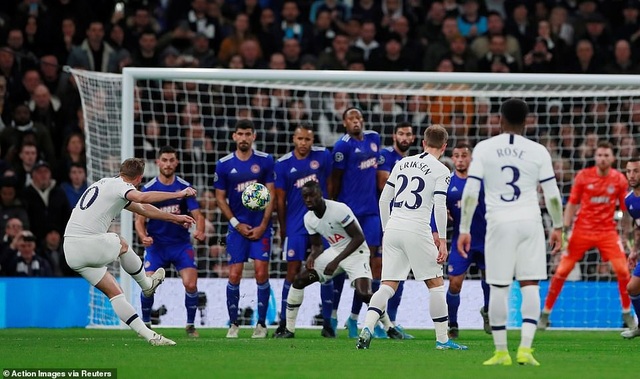 Bayern Munich đại thắng 6-0, Tottenham thăng hoa cùng HLV Mourinho - 9