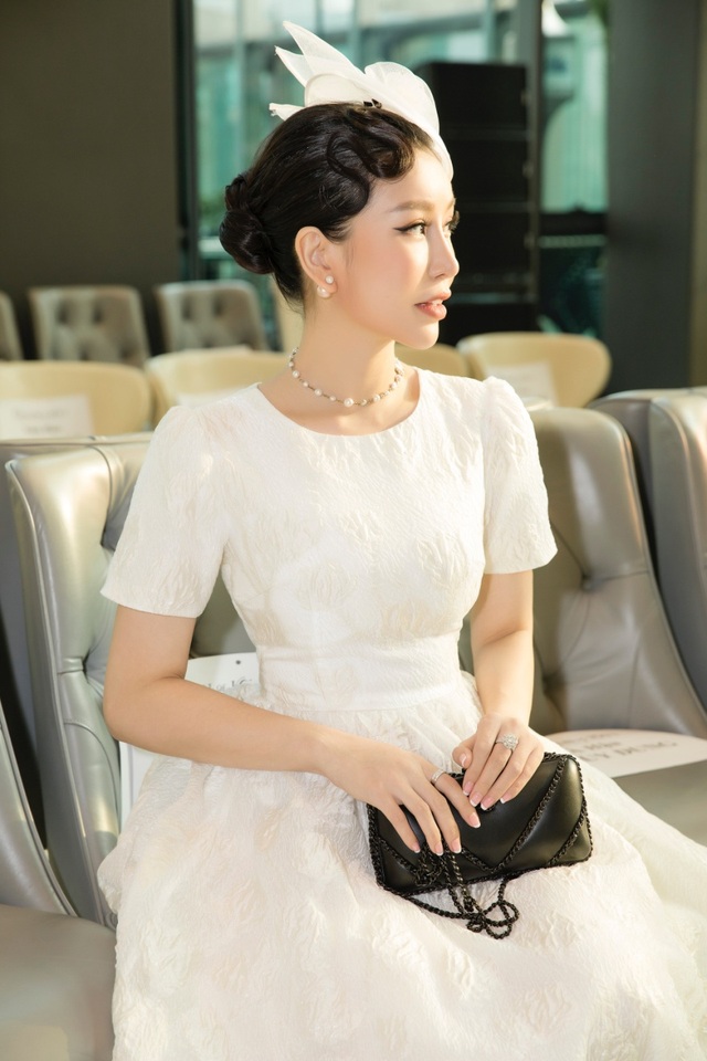 Hoa hậu Lam Cúc  rạng ngời dự show thời trang - 9