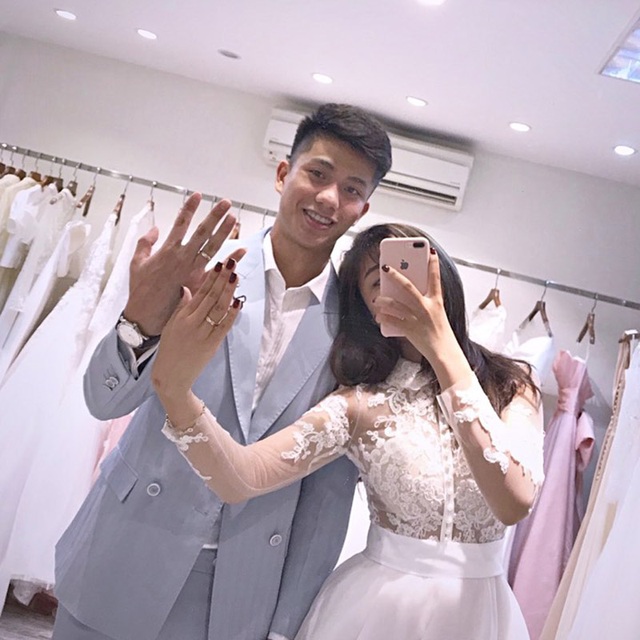 Tuyển thủ Văn Đức và bạn gái hot girl tiết lộ kế hoạch tổ chức đám cưới - 1 Tuyển thủ Văn Đức và bạn gái hot girl tiết lộ kế hoạch tổ chức đám cưới - 1