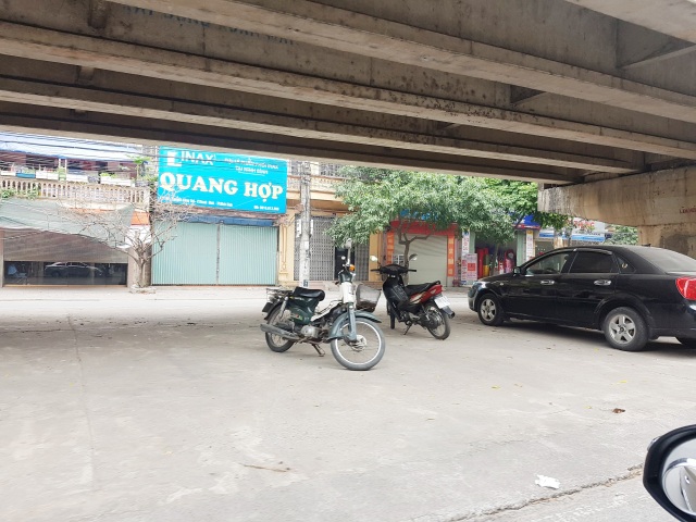 Giải tỏa bãi đỗ xe “xẻ thịt” gầm cầu sau phản ánh của Báo Dân trí! - 7 Giải tỏa bãi đỗ xe “xẻ thịt” gầm cầu sau phản ánh của Báo Dân trí! - 7