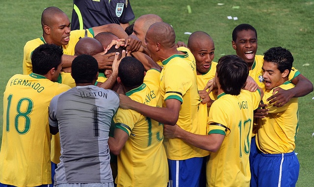 Báo Thái Lan gây sốc khi so sánh đội nhà với Brazil, Tây Ban Nha - 3 Báo Thái Lan gây sốc khi so sánh đội nhà với Brazil, Tây Ban Nha - 3