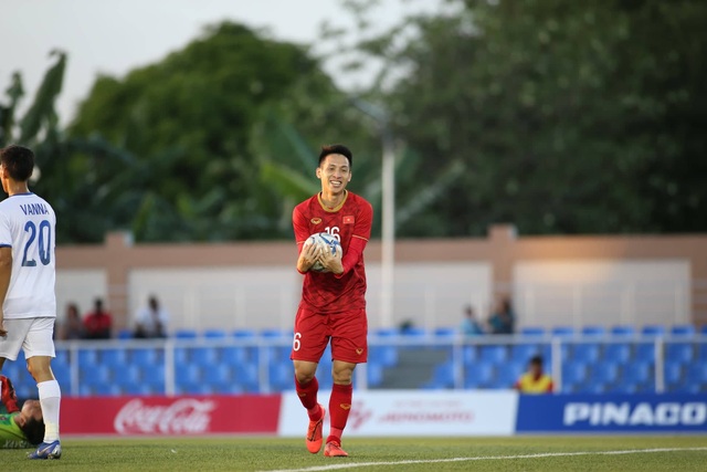 U22 Việt Nam 6-1 U22 Lào: Cú hattrick của Tiến Linh - 12