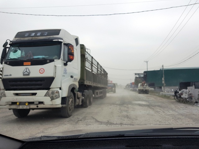 Ninh Bình: Cận cảnh tuyến đường hơn 100 tỷ đồng chưa bàn giao đã “nát bét”! - 7 Ninh Bình: Cận cảnh tuyến đường hơn 100 tỷ đồng chưa bàn giao đã “nát bét”! - 7