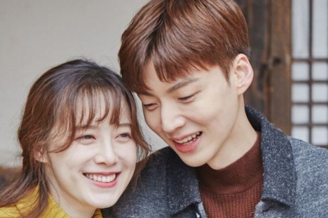 Goo Hye Sun trải lòng về cuộc hôn nhân buồn với chồng trẻ - 2