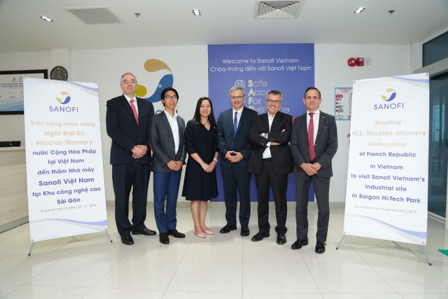 Tân Đại sứ quán Pháp đến thăm Nhà máy Sanofi Việt Nam tại SHTP - 5 Tân Đại sứ quán Pháp đến thăm Nhà máy Sanofi Việt Nam tại SHTP - 5